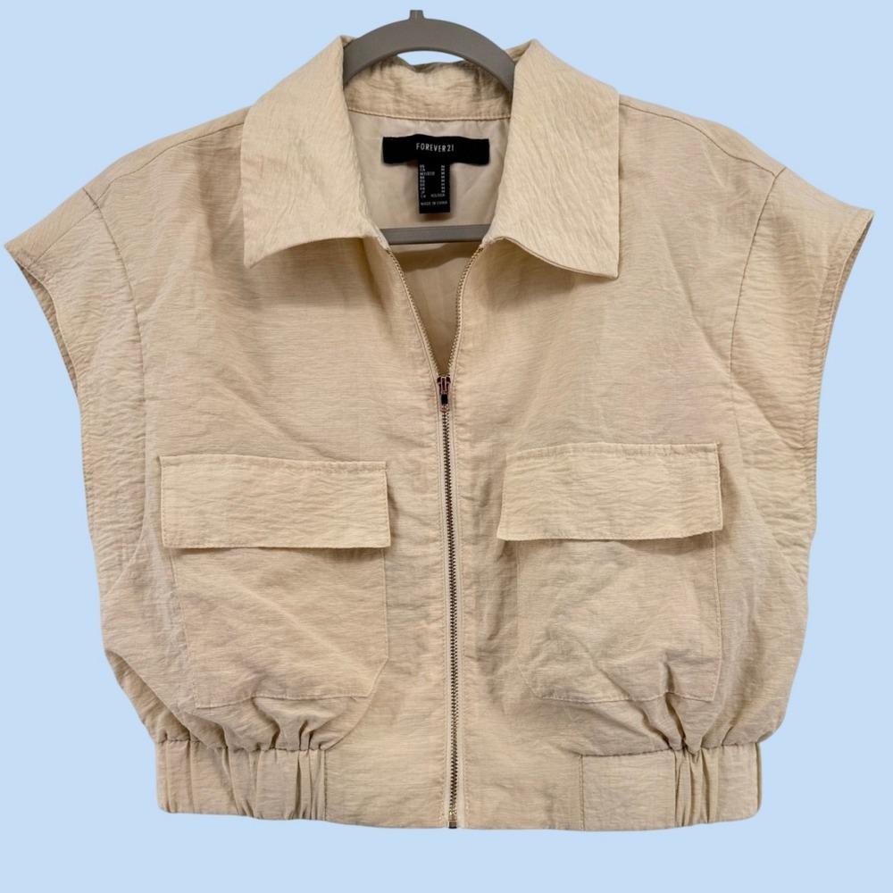Forever‎ 21 Womens Beige Crinkle Utility Cropped Zip Up Vest Jacket Size Medium